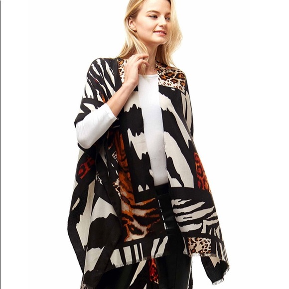 Animal print block shawl - Picture 3 of 4